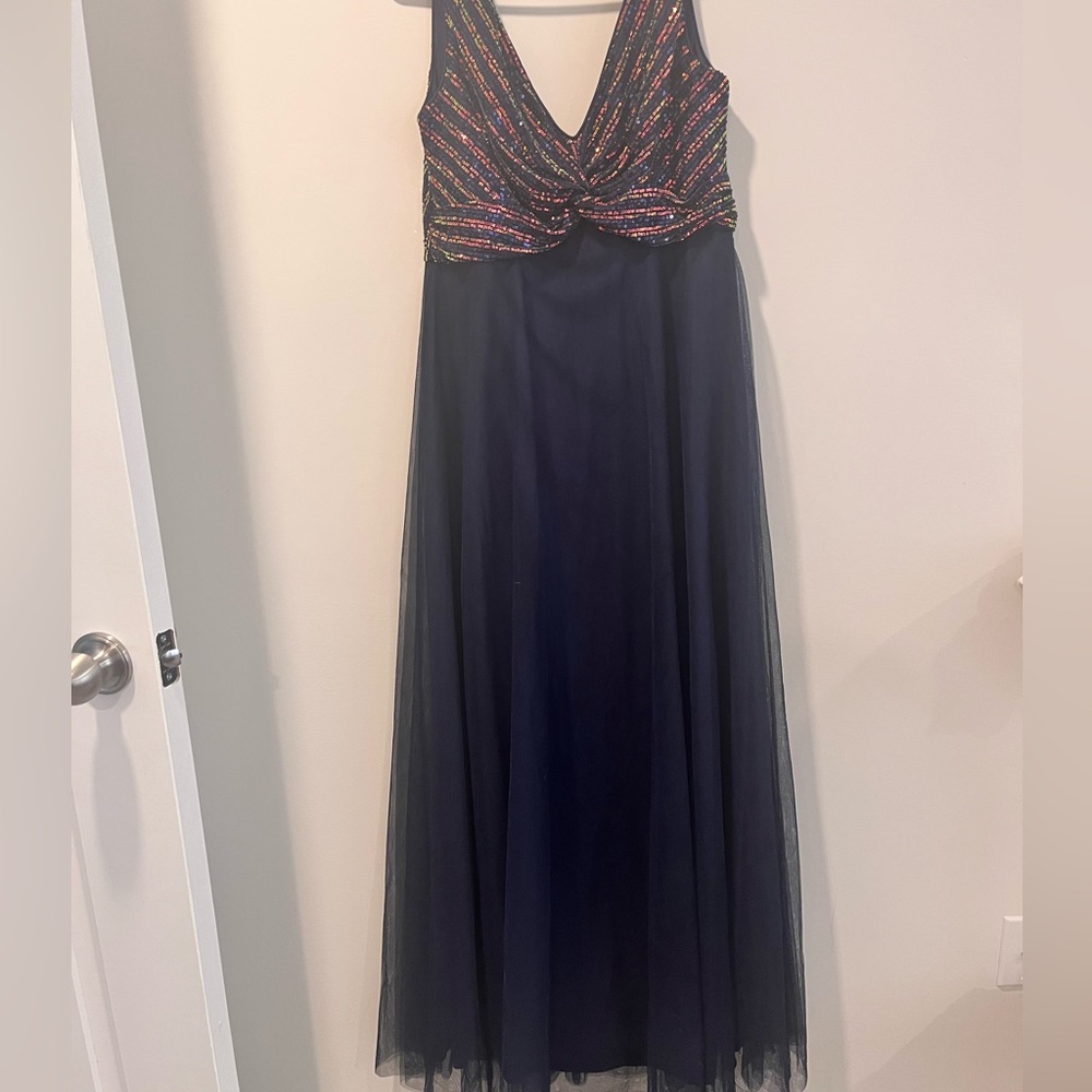 NWT Elegant Navy Evening Gown size L
Women Sequin Maxi Formal Evening - Picture 8 of 8